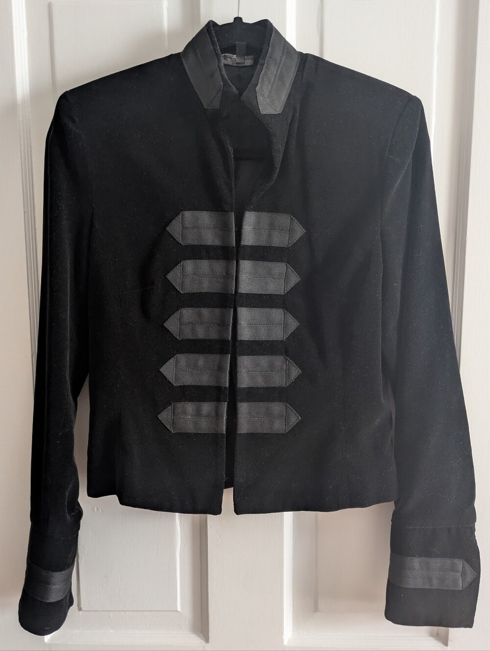 le château Black Military-Style Velvet Blazer